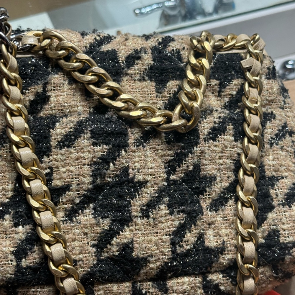 CC 19 Beige & Black Houndstooth Tweed Shoulder Bag LUXURY PURSE - Picture 11 of 16